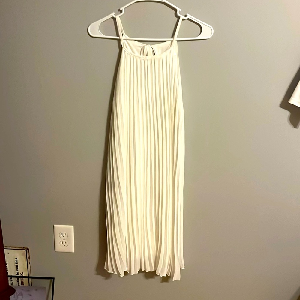 Elames white dress